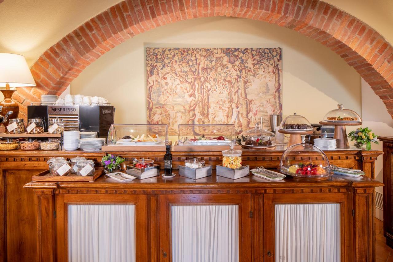 Castello Banfi - Il Borgo - Relais Et Chateaux Poggio alle Mura Luaran gambar