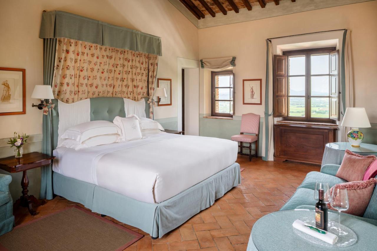 Castello Banfi - Il Borgo - Relais Et Chateaux Poggio alle Mura Luaran gambar