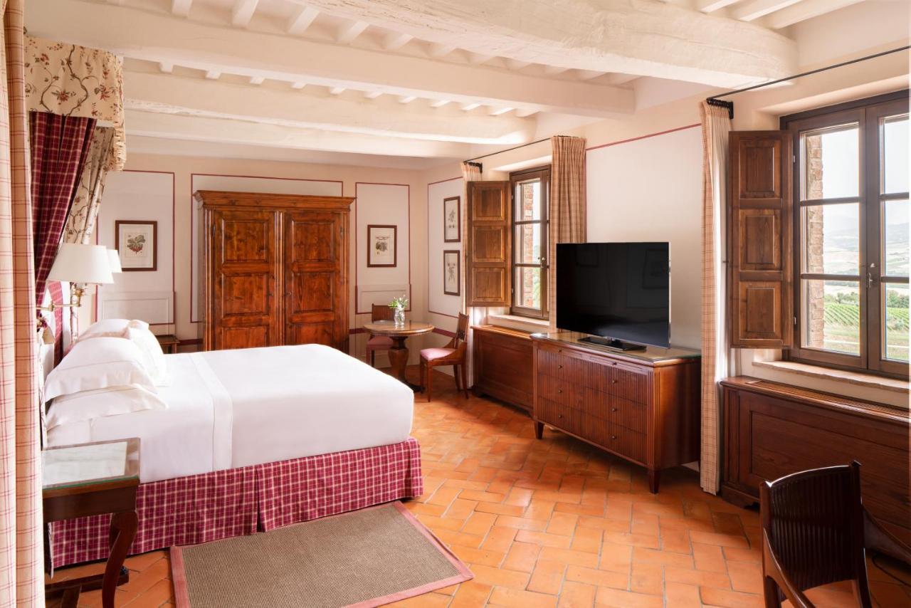 Castello Banfi - Il Borgo - Relais Et Chateaux Poggio alle Mura Luaran gambar