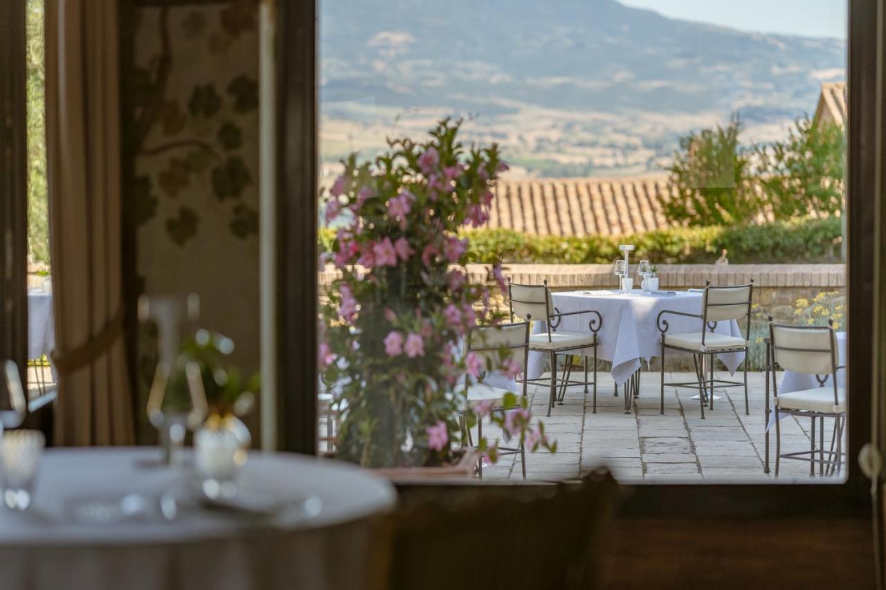 Castello Banfi - Il Borgo - Relais Et Chateaux Poggio alle Mura Luaran gambar