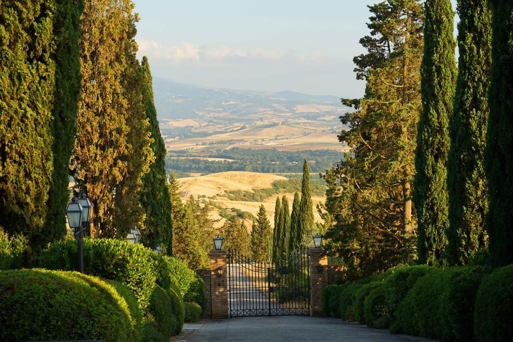 Castello Banfi - Il Borgo - Relais Et Chateaux Poggio alle Mura Luaran gambar
