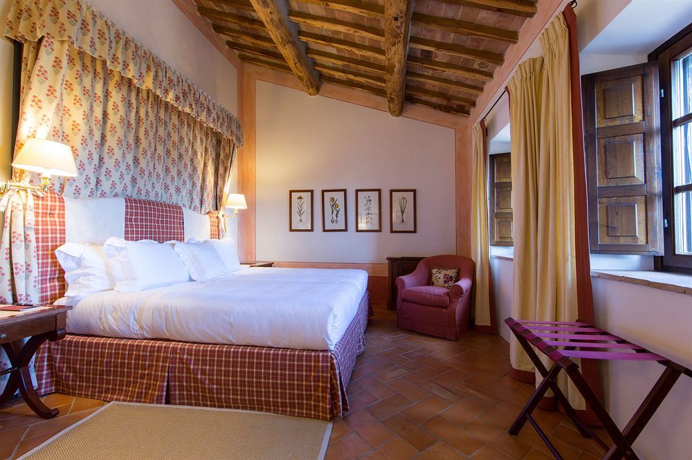 Castello Banfi - Il Borgo - Relais Et Chateaux Poggio alle Mura Luaran gambar