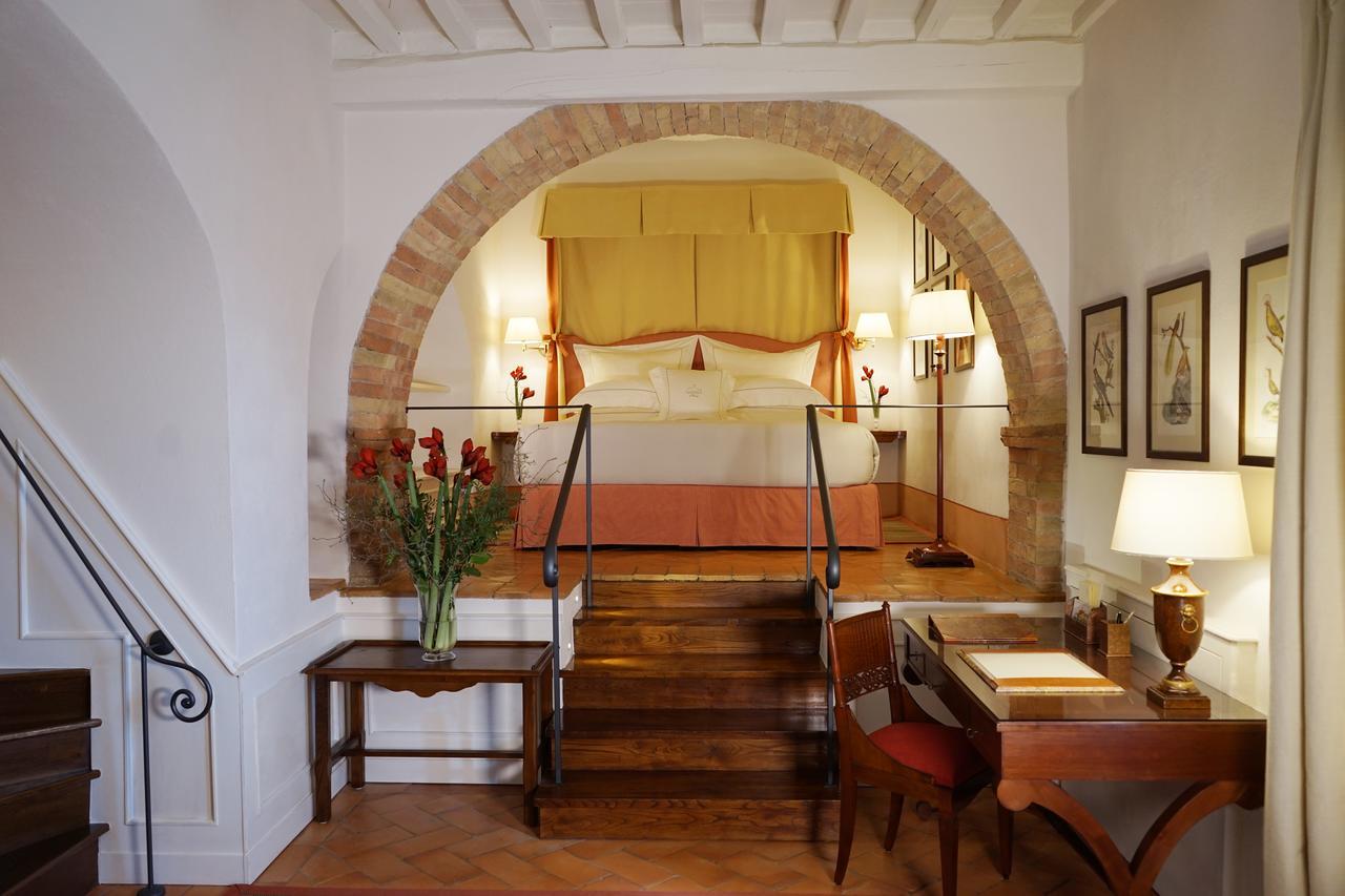 Castello Banfi - Il Borgo - Relais Et Chateaux Poggio alle Mura Luaran gambar