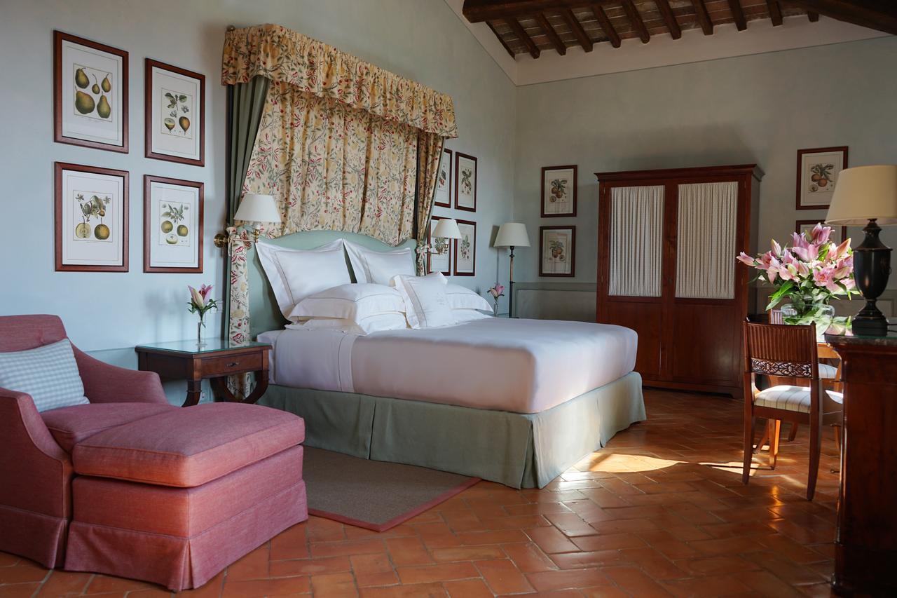 Castello Banfi - Il Borgo - Relais Et Chateaux Poggio alle Mura Luaran gambar