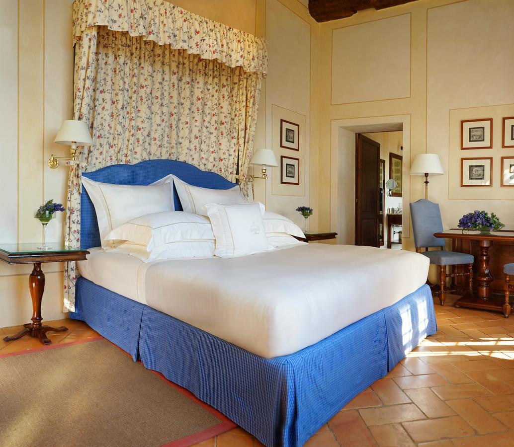 Castello Banfi - Il Borgo - Relais Et Chateaux Poggio alle Mura Luaran gambar