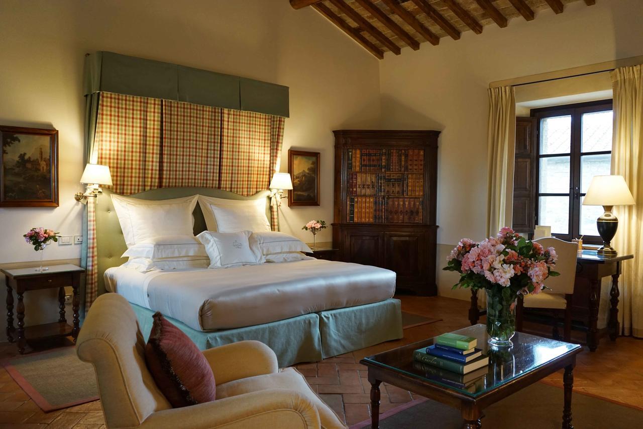 Castello Banfi - Il Borgo - Relais Et Chateaux Poggio alle Mura Luaran gambar