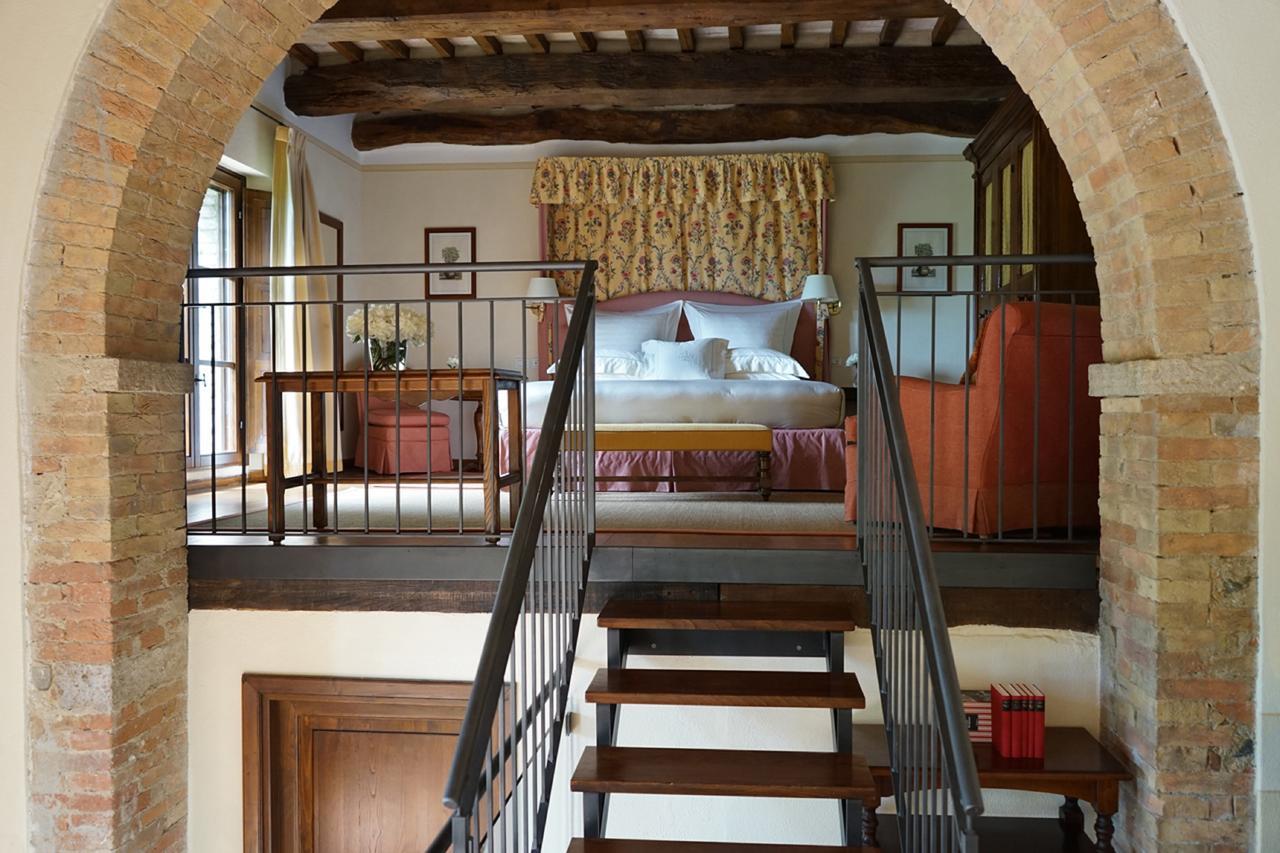 Castello Banfi - Il Borgo - Relais Et Chateaux Poggio alle Mura Luaran gambar