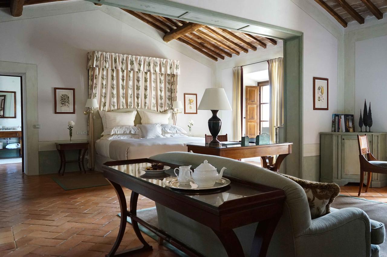 Castello Banfi - Il Borgo - Relais Et Chateaux Poggio alle Mura Luaran gambar