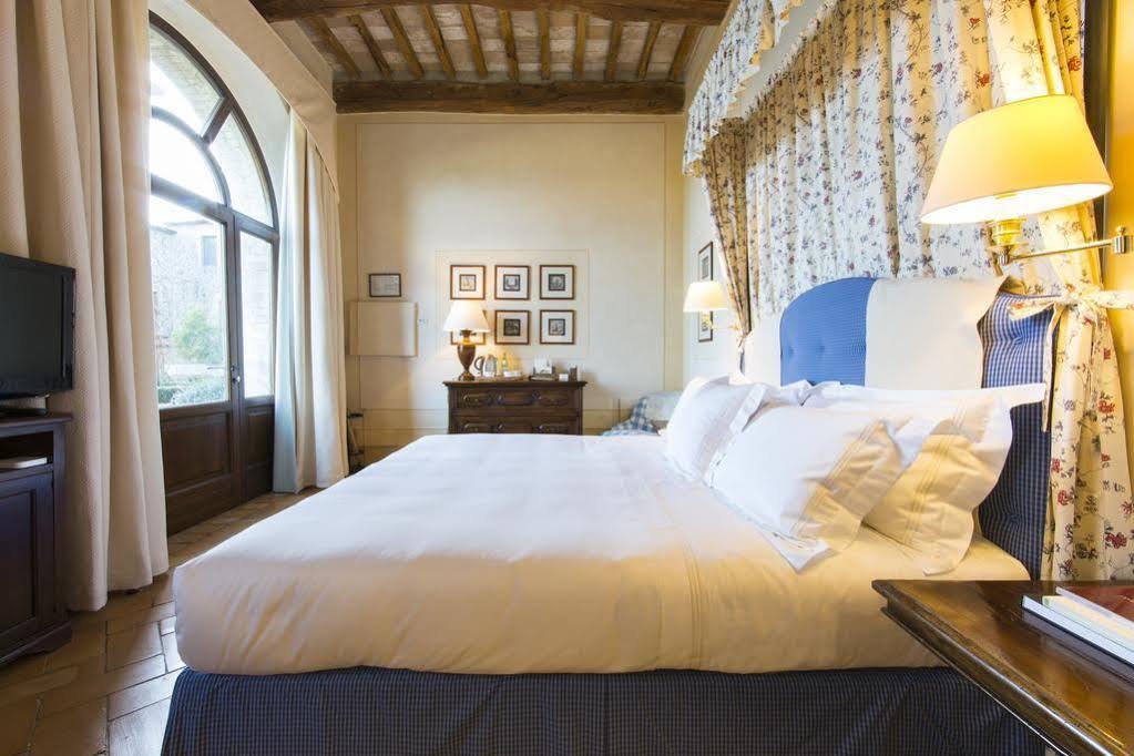 Castello Banfi - Il Borgo - Relais Et Chateaux Poggio alle Mura Luaran gambar
